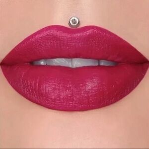 Jeffree Star Velvet Trap